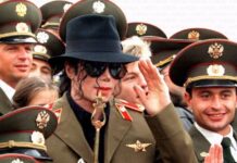 В шаге от кумира Майкл Джексон в Лужниках, Москва, 1993 год //Фото с сайта i.pinimg.com