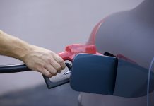 В Сальске экс-полицейского подозревают в растрате 2 млн рублей В Сальске экс-полицейского подозревают в растрате 2 млн рублей