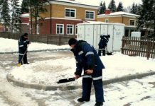 В Ростове чиновники попали в тюрьму после уборки растаявшего снега В Ростове чиновники попали в тюрьму после уборки растаявшего снега