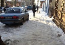 Ростовчане: Коммунальщики не убирают лед с улиц города Ростовчане: Коммунальщики не убирают лед с улиц города