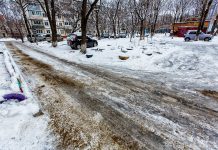 В Ростове наледь чистят 2,5 тысячи дворников В Ростове наледь чистят 2,5 тысячи дворников