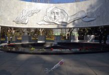 В Ростове отремонтируют мемориал «Павшим воинам» на площади Карла Маркса Возложение венков к мемориальному комплексу «Павшим воинам» в честь 72-ой годовщины освобождения Ростова-на-Дону //Фото: Олег Сычиков