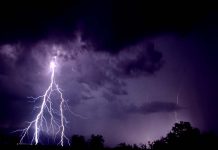 Пострадавшим от смерча в Ростовской области выделено 2,5 млн рублей Пострадавшим от смерча в Ростовской области выделено 2,5 млн рублей