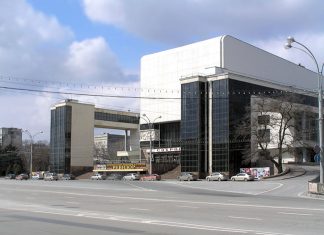 В театре Горького усилят фундамент и обновят лифты до ноября 2026 года //Фото с сайта werawolw.ru