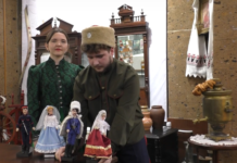 Донской казачий костюм как отражение перемен: в ДГПБ рассказали об истории казачьего костюма Донской казачий костюм как отражение перемен: в ДГПБ рассказали об истории казачьего костюма // фото: ДГПБ