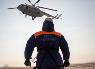 В Ростове введен режим ЧС на месте атаки БПЛА спасатель МЧС // фото: 83.mchs.gov.ru