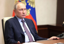 Владимир Путин потребовал своевременно реагировать на ситуацию с ценами на бензин