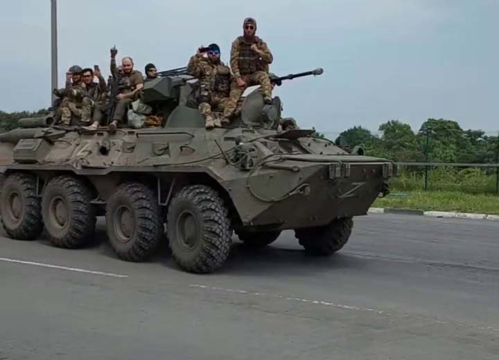 Бойцы спецназа Ахмат по пути в Ростов //Фото  телеграм-канала Че по Ростову?