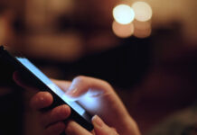 В Ростовской области подготовили «белые списки» сайтов, работающих при отключении интернета телефон // фото: gurutest.ru