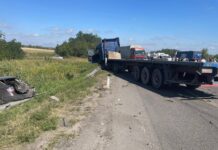 Двое несовершеннолетних пострадали в аварии с грузовиком на М-4 «Дон» Двое несовершеннолетних пострадали в аварии с грузовиком на М-4 «Дон»
