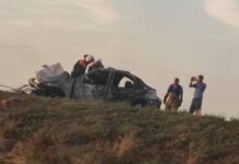 В Ростовской области в ДТП с грузовиком погибли четыре человека