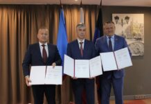 Власти Ростова, Донецка и Луганска подписали соглашения о партнерстве