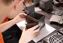 В Батайске волонтеры собрали печки-щепочницы для бойцов СВО В Батайске волонтеры собрали печки-щепочницы для бойцов СВО //Фото РИА Новости / Микаел Чагалян