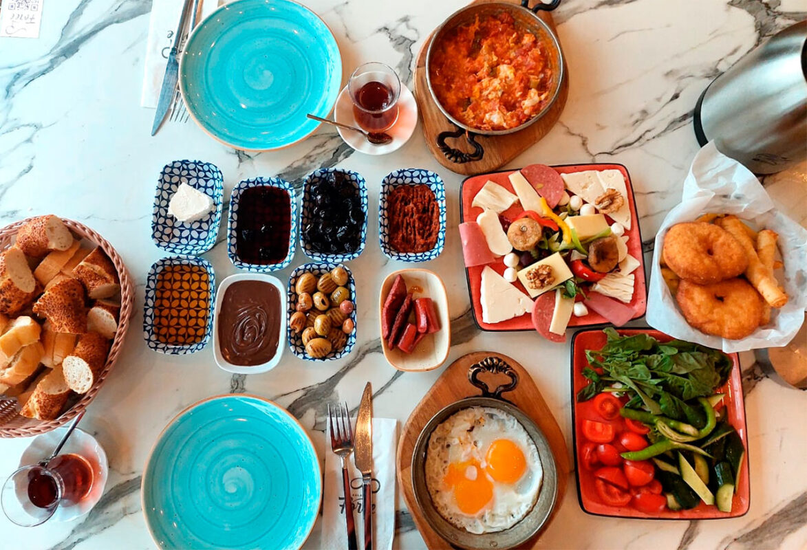 Жители Турции обожают вкусную еду //Фото Виктория Сапунова