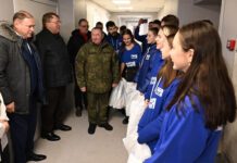Перед Новым годом Александр Ищенко и Владимир Ревенко передали оборудование Окружному военному госпиталю Накануне Нового года Александр Ищенко и Владимир Ревенко передали Окружному военному госпиталю оборудование //Фото Единая Россия