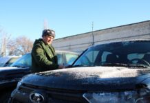 Для специалистов Минприроды Ростовской области закупили 16 внедорожников Сотрудники Минприроды РО получили ключи от новых внедорожников // Фото: пресс-служба Правительства Ростовской области