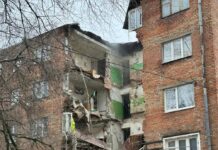 Власти Ростова объяснили скромные размеры компенсаций за квартиры в доме на Нариманова В Ростове обрушился подъезд жилого дома на Нариманова //Фото телеграм губернатора Ростовской области