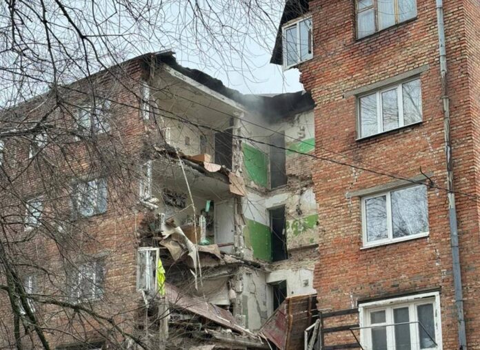 В Ростове обрушился подъезд жилого дома на Нариманова //Фото телеграм губернатора Ростовской области
