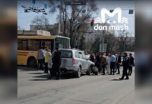 В Ростове троллейбус попал в массовое ДТП в центре города В Ростове троллейбус попал в массовое ДТП в центре города //Скриншот видео Don Mash