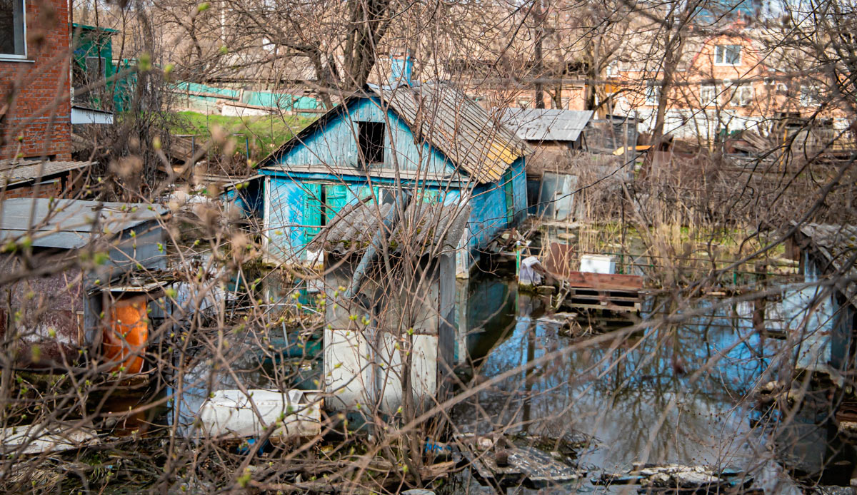 В Ростове поселок на Шоссейной постепенно тонет в грунтовых водах //Фото Блокнот-Ростов