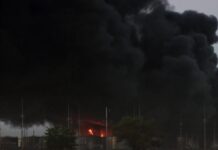 Пожар в Пролетарске вызвало падение трех украинских БПЛА пожар на нефтебазе в Пролетарске // фото: скриншот видео ТАСС