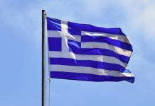Греция ищет таланты: как получить вид на жительство в Греции за открытие стартапа Флаг Греции //Фото freepik.com, montypeter