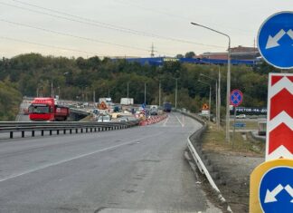 Ямочный ремонт проведут на трассе М-4 в районе съезда на Новошахтинск ремонт М-4 "Дон" в Аксайском районе спровоцировал пробки // фото: телеграм-канал Госавтоинспекции по Ростовской области