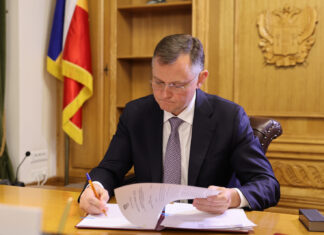 Юрий Слюсарь набирает более 80% голосов на выборах губернатора Ростовской области Юрий Слюсарь // фото: donland.ru