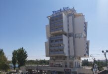 В Ростове могут вновь открыть речной вокзал Здание ТЦ "Тихий Дон" на Береговой ( бывшая гостиница "Якорь") // фото: Ольга Медведева