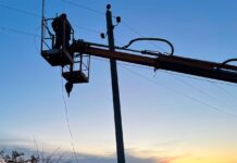 Более 30 бригад энергетиков «Россети Юг» устраняют последствия сильного ветра в Ростовской области Энергетики «Россети Юг» устраняют последствия сильного ветра в Ростовской области //Фото «Россети Юг»