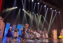 В Ростове прошёл благотворительный спектакль-сказка «Волшебное зазеркалье» В Ростове прошел благотворительный спектакль-сказка «Волшебное зазеркалье» //Фото БФ «Имена»