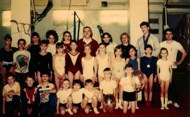 Владилен Левшин, Ольга Былинкина и дети, обучающиеся цирковому искусству // фото: архив Ольги Былинкиной, 161.ru
