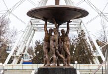 На Театральной площади в Ростове запустят фонтан «Атланты» после ремонта фонтан "Атланты" на Театральной площади // фото: rostov-gorod.ru