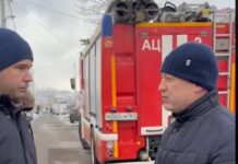 Скрябин побывал в Железнодорожном районе на месте падения обломков БПЛА Александр Скрябин на месте падение обломков БПЛА в Ростове // фото: телеграм-канал Александра Скрябина