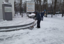 За неправильную уборку снега ростовчане могут получить штраф до пяти тысяч рублей уборка снега в Ростове // фото: rostov-gorod.ru