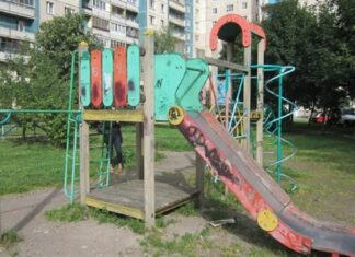 На Дону обновят 177 детских площадок в 2025 году старая детская площадка // фото: onf.ru