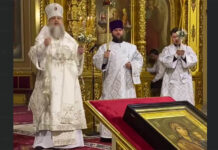 Ростов-на-Дону отметил Пасху торжественными богослужениями Торжественное богослужение в ростовском кафедральном соборе //Скриншот видео из Телеграм-канала губернатора Ростовской области