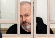 Как судят экс-замгубернатора Виталия Кушнарева: что известно к этому часу? Виталий Кушнарев в Железнодорожном суде Ростова // фото: Евгений Вдовин, 161.ru