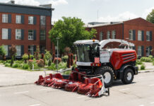 «Ростсельмаш» выпустил новый мощный кормоуборочный комбайн кормоуборочный комбайн F 2750 // фото: donland.ru