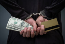 В Новочеркасске задержали двух полицейских за вымогательство взятки мошенник // фото: Изображение от jcomp на Freepik