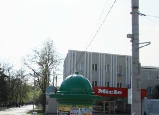 Здание на Буденновском выставлено на торги за 45 млн рублей пр. Буденновский, д. 83 // фото: Яндекс.Панорама