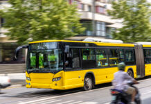 За неработающие кондиционеры будут штрафовать перевозчиков в Ростовской области в Ростове хотят увеличить количество автобусов-"гармошек" // фото: freepik.com