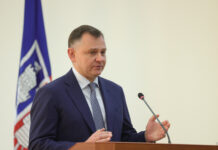 Юрий Слюсарь продолжит работу над решением коммунальных проблем в регионе Юрий Слюсарь // фото: пресс-служба Правительства Ростовской области