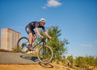 Велотурнир ROSTOV MTB CUP традиционно прошел в Суворовском районе Ростова В Суворовском районе Ростова прошел осенний велозаезд ROSTOV MTB CUP 2025 //Фото предоставлено компанией ВКБ-Новостройки