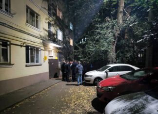 В Ростове ввели режим ЧС для дома на улице Ивановского в микрорайоне Рабочий городок в пятиэтажке образовалась трещина // фото: телеграм-канал Скрябина