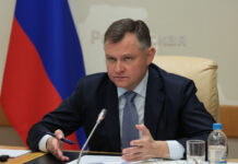 Губернатор потребовал за сутки решить проблему с мусором на Аллее Героев в Азове Юрий Слюсарь // фото: пресс-служба Правительства Ростовской области