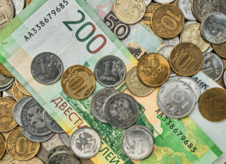 Батайчанка лишилась сбережений после «подарка от банка» от новой знакомой в соцсетях Денежные купюры и монеты //Фото Freepick, ededchechine