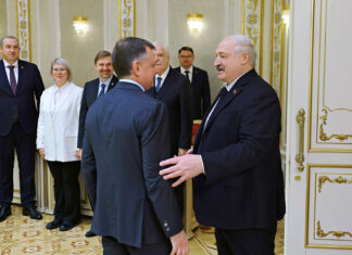 Делегация Ростовской области прибыла с официальным визитом в Республику Беларусь Юрий Слюсарь и Александр Лукашенко// Фото Пресс-служба губернатора Ростовской области