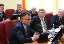 Стоимость патентов для иностранцев в Ростовской области вырастет на миллиард рублей Юрий Слюсарь // фото: Пресс-служба Правительства Ростовской области