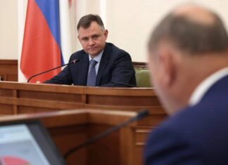 Губернатор объявил ультиматум управляющим компаниям Ростовской области Юрий Слюсарь // фото: Telegram-канал Юрия Слюсаря